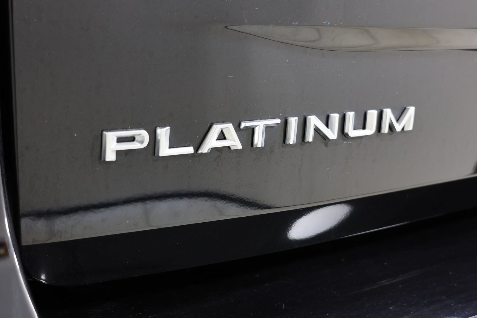 Used 2025 Ford Expedition Platinum AWD/4WD image 17