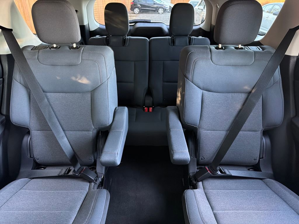 Used 2025 Ford Explorer Active image 32