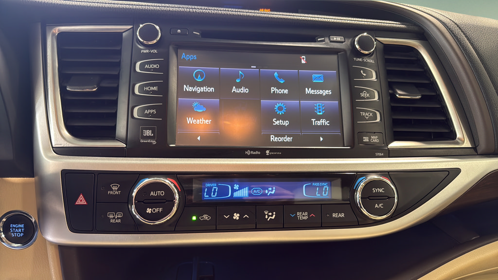 Used 2014 Toyota Highlander Limited AWD/4WD image 29