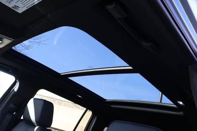 New 2026 Chevrolet Suburban RST image 17