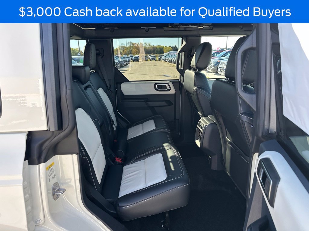 New 2026 Ford Bronco Outer Banks w/ Sasquatch Package AWD/4WD image 16