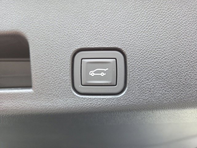 New 2027 Chevrolet Traverse LT w/ LPO, Floor Liner Package AWD/4WD image 34