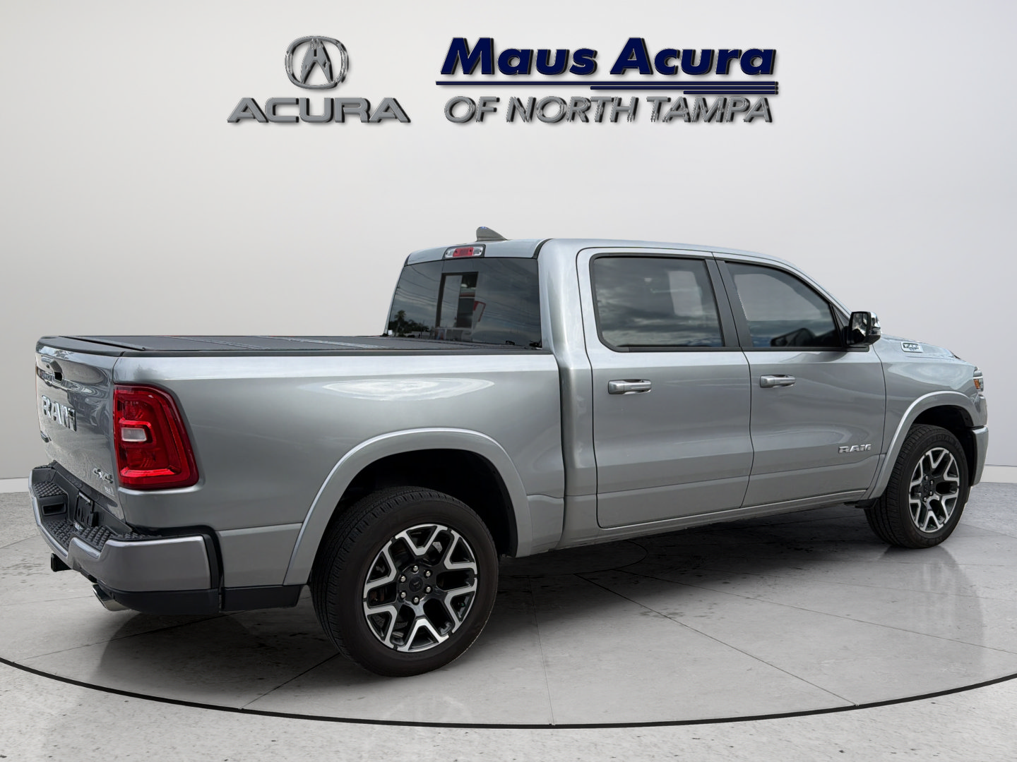 Used 2025 RAM 1500 Laramie AWD/4WD image 11