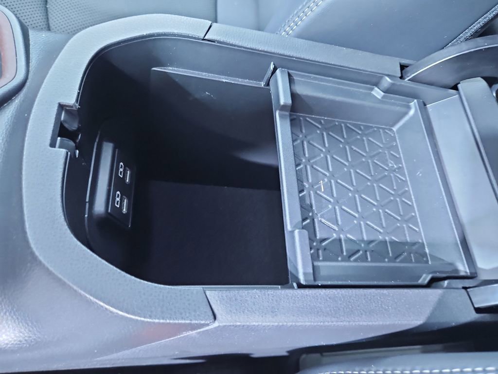 Used 2022 Toyota RAV4 Limited image 25