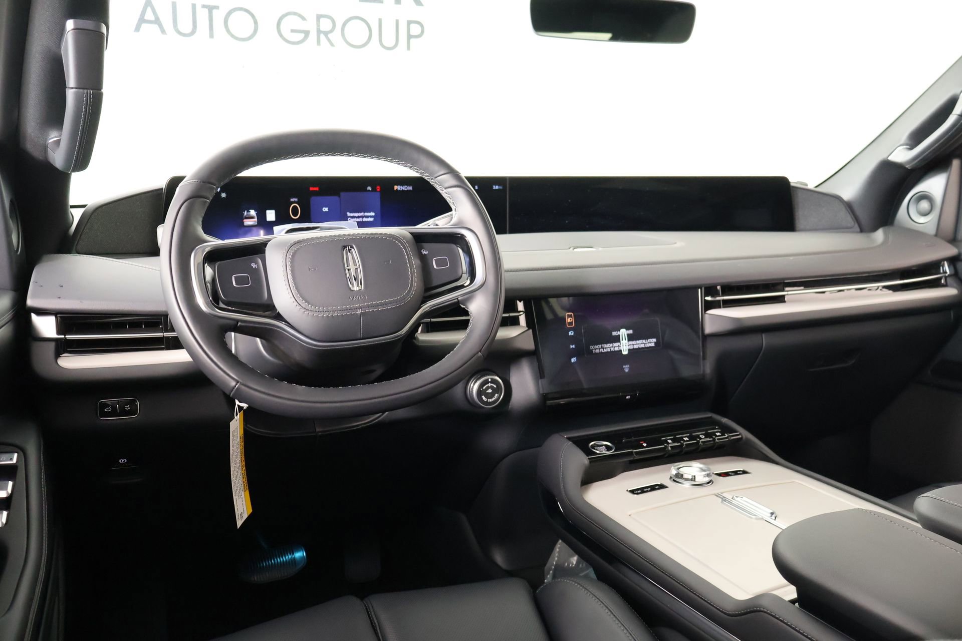 New 2026 Lincoln Navigator L Reserve AWD/4WD image 2