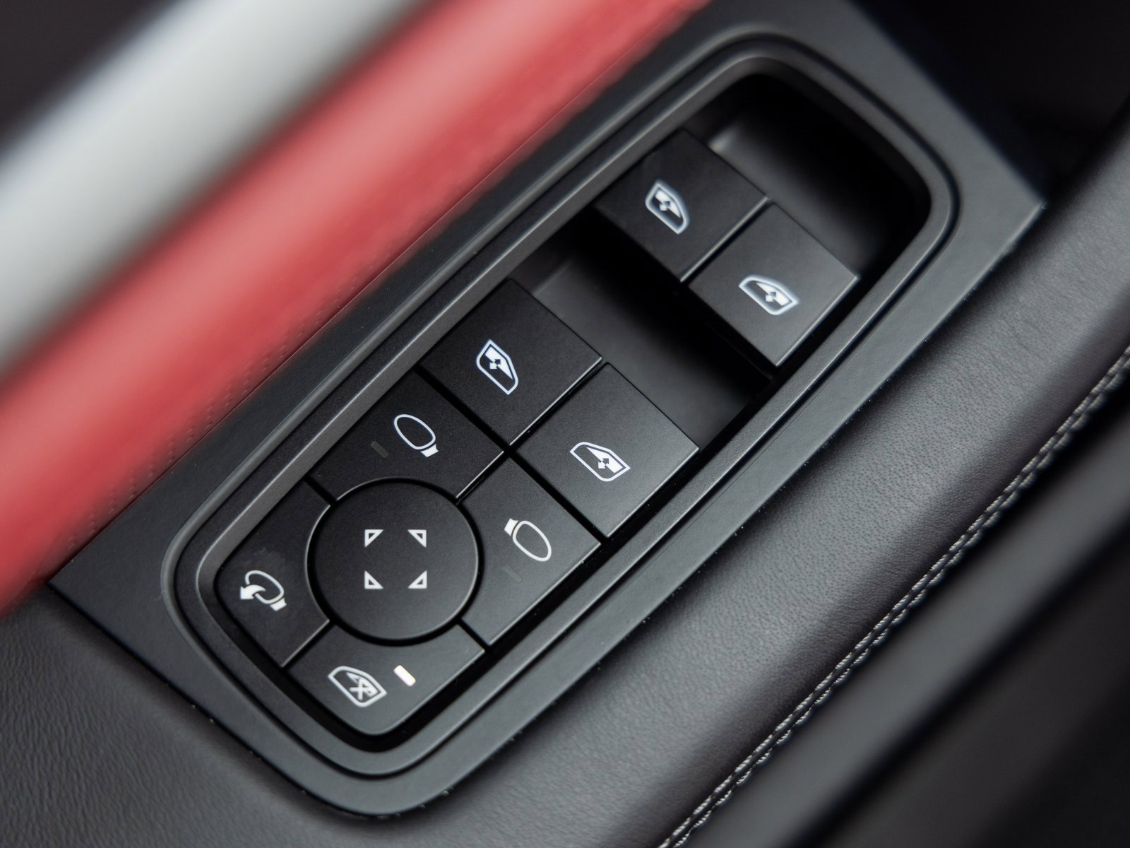 Certified 2025 Porsche Taycan 4 Cross Turismo image 19