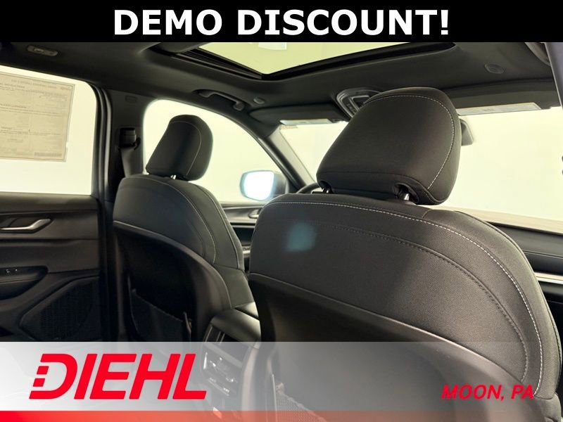 New 2025 Jeep Grand Cherokee Laredo X w/ Luxury Tech Group I AWD/4WD image 13