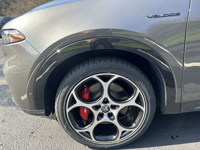 Used 2024 Alfa Romeo Tonale Veloce w/ Active Assist Package image 23