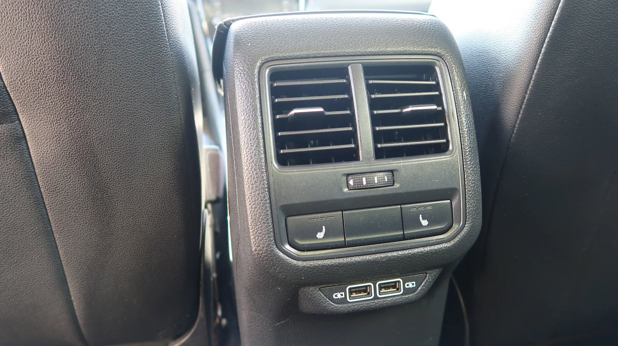 Used 2020 Volkswagen Passat 2.0T SEL image 37