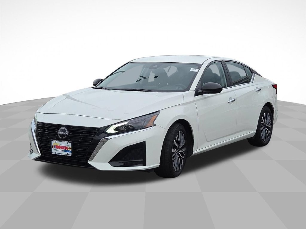 Used 2025 Nissan Altima 2.5 SV FWD image 7