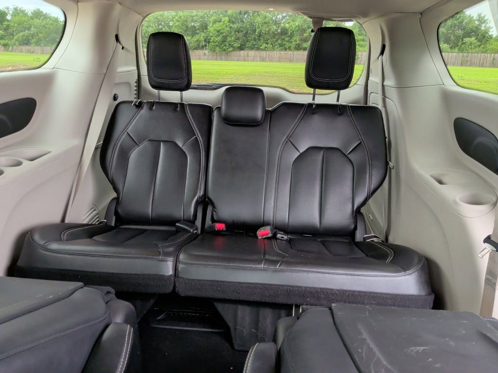 Used 2024 Chrysler Pacifica Limited FWD image 39