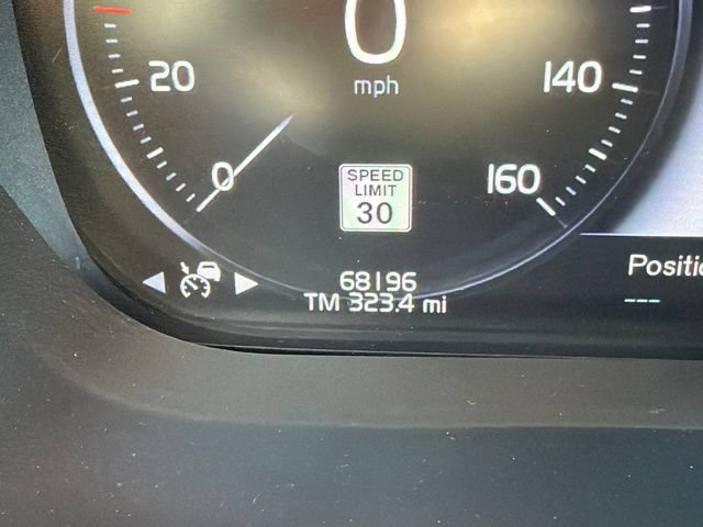 Used 2019 Volvo XC60 T5 Momentum w/ Multimedia Package AWD/4WD image 28