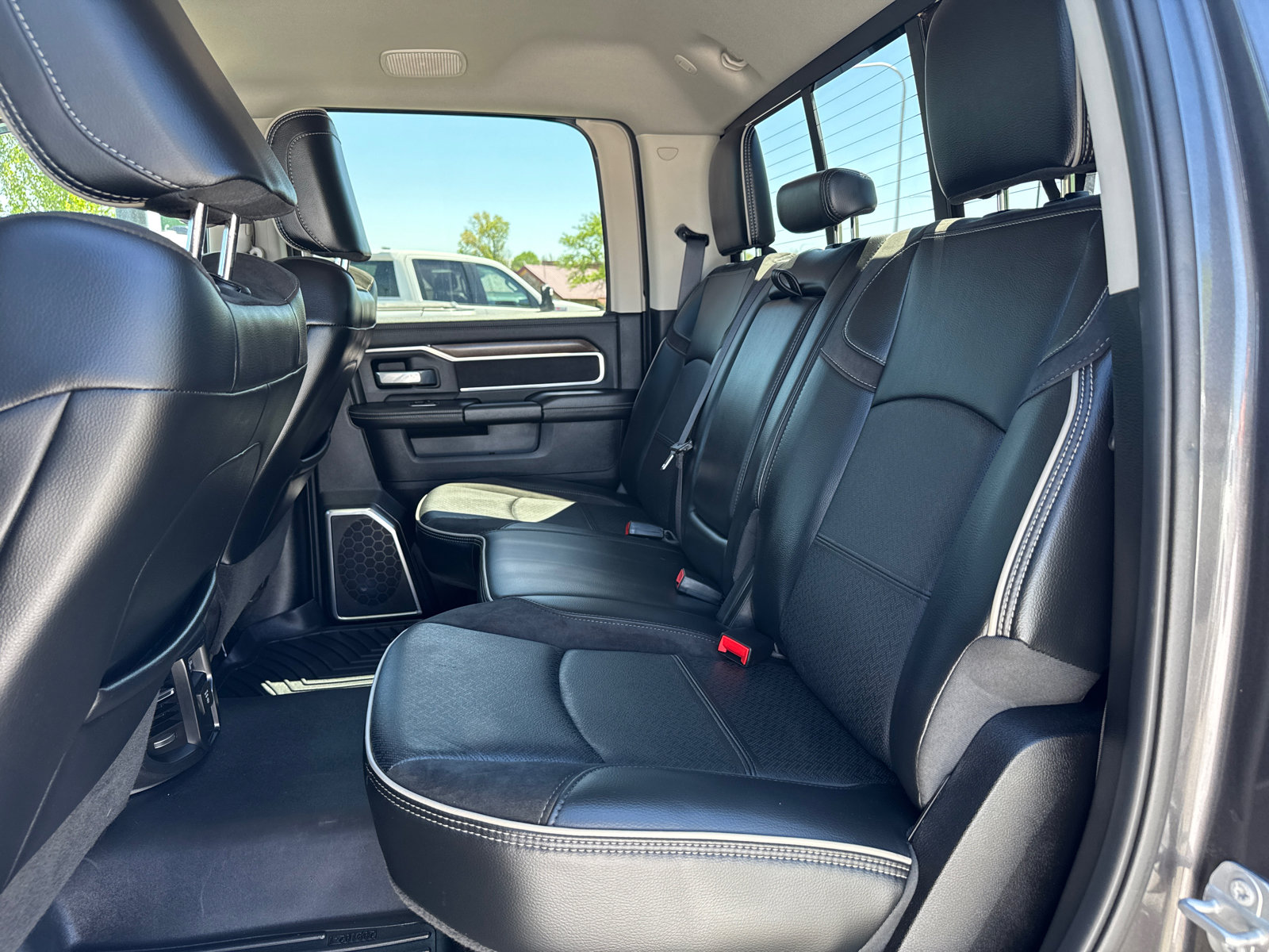 Used 2024 RAM 2500 Laramie w/ Safety Group AWD/4WD image 6