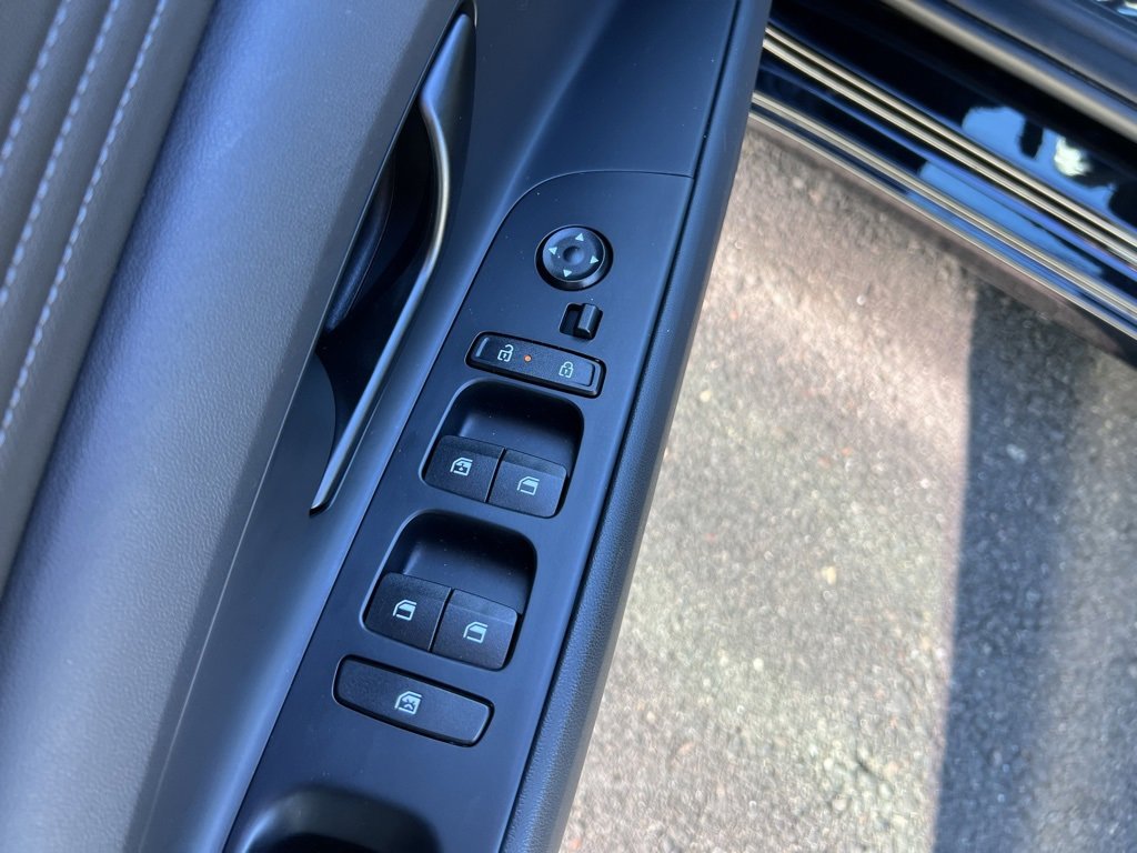 Certified 2025 Hyundai Elantra Sport image 11