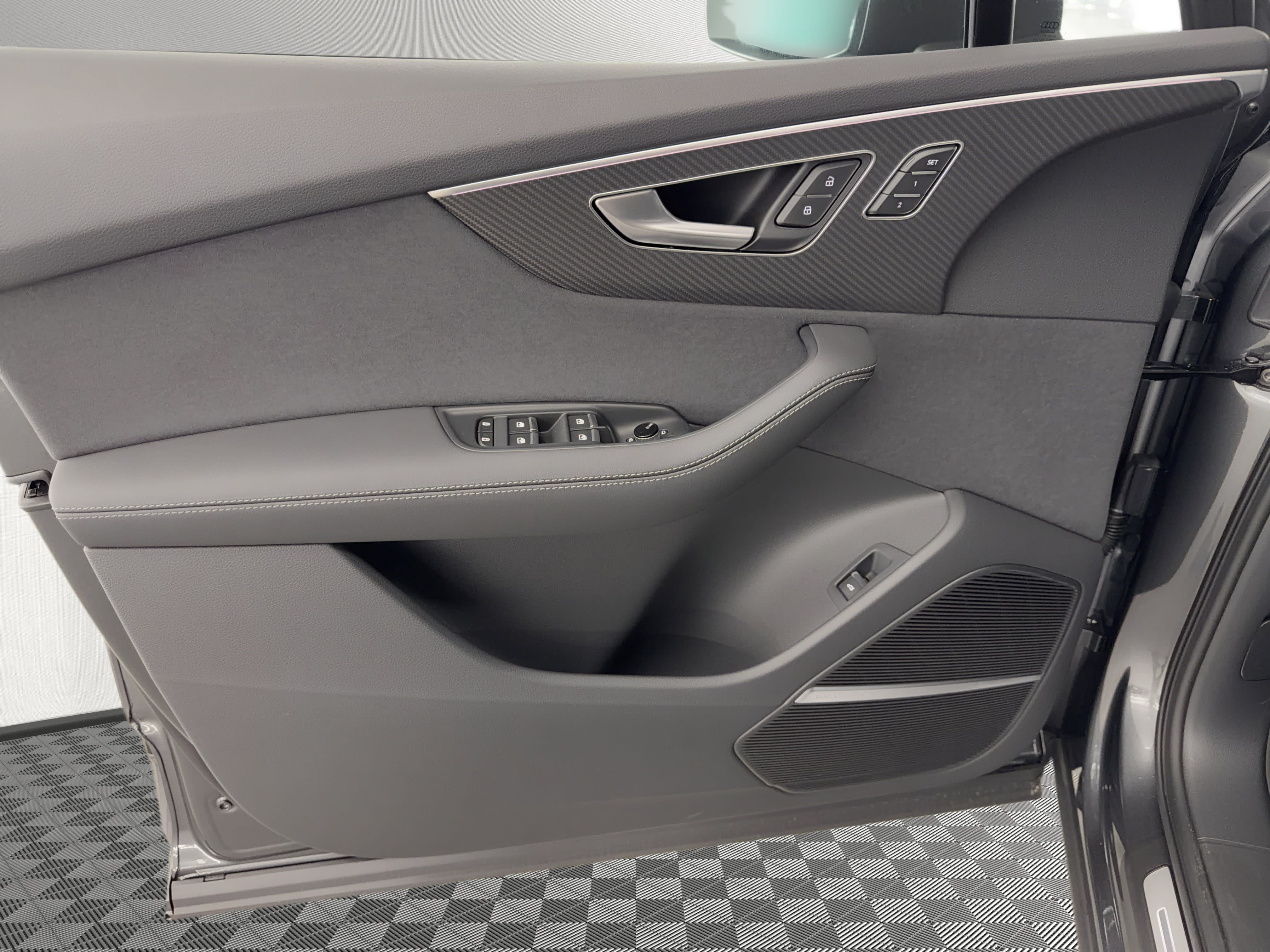 New 2026 Audi SQ7 Premium Plus AWD/4WD image 17