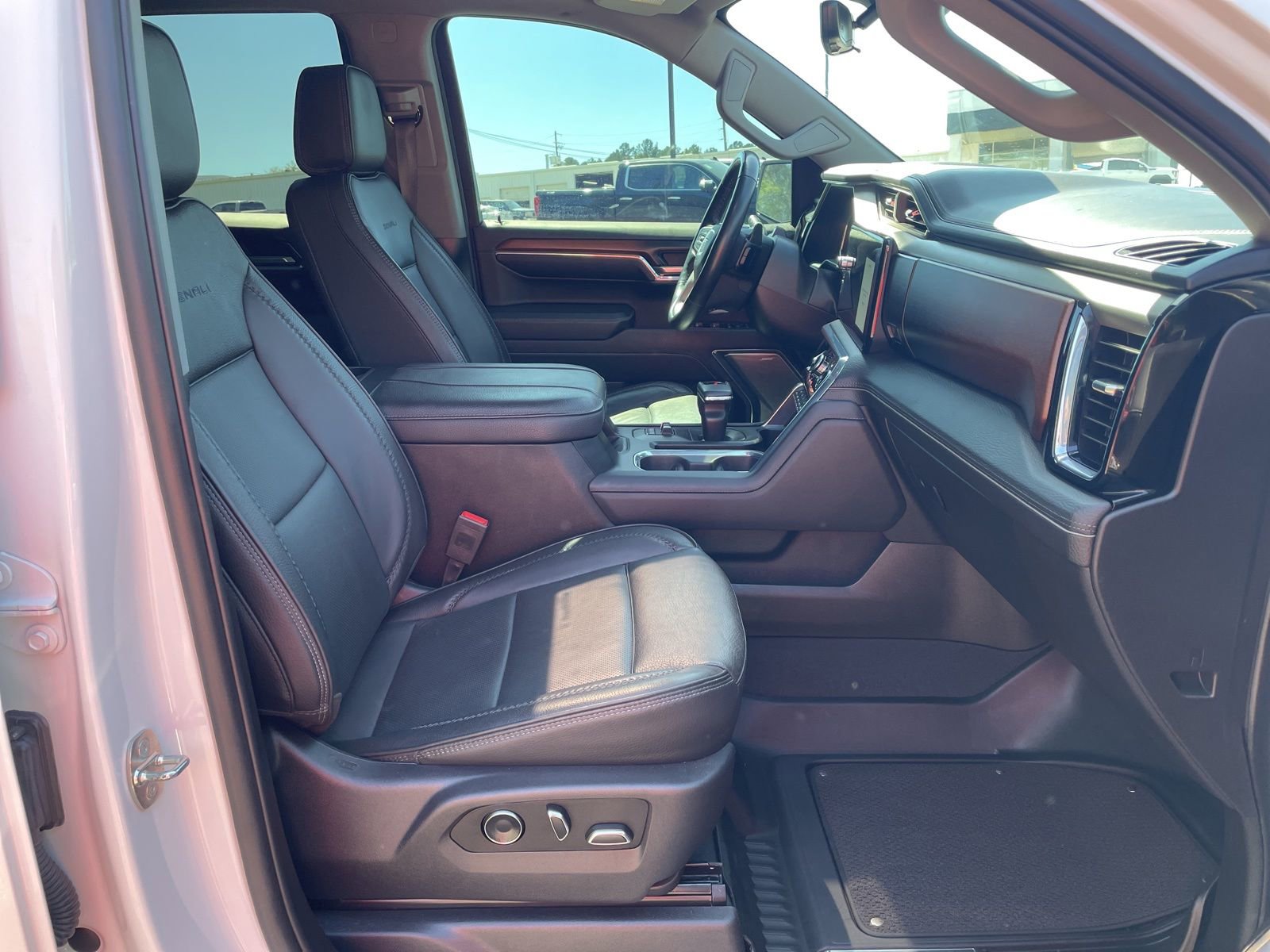 Used 2024 GMC Sierra 1500 Denali image 30