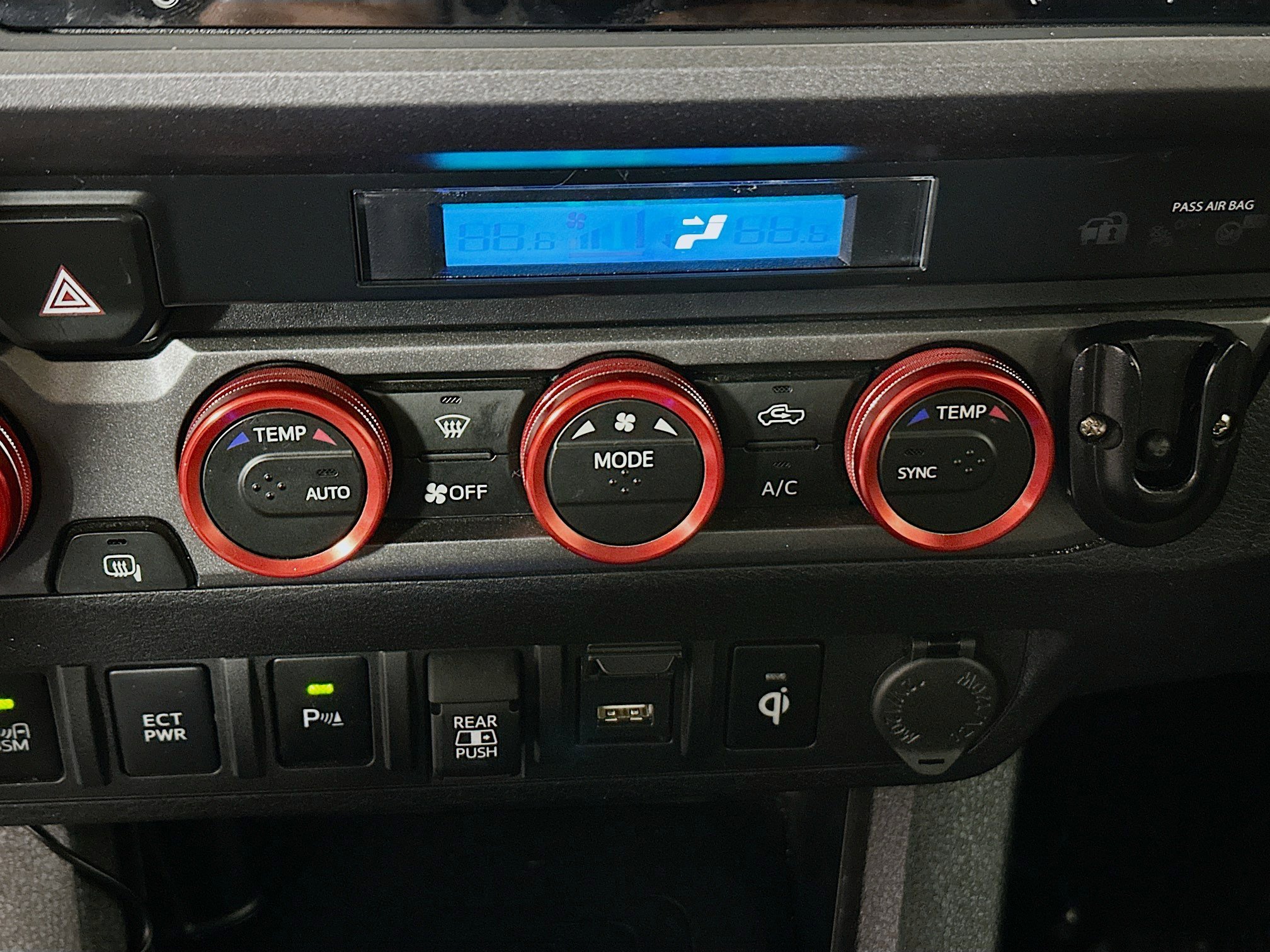 Used 2023 Toyota Tacoma TRD Sport w/ Advanced Technology Package image 23