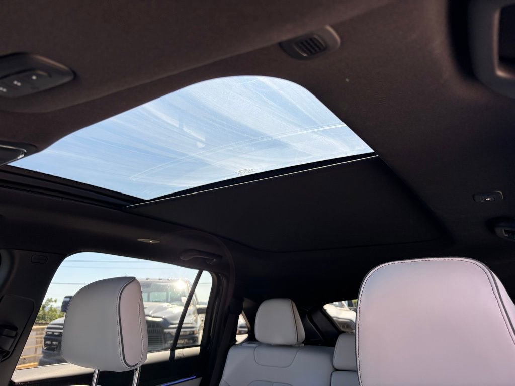 Used 2025 Jeep Wagoneer S Limited image 11