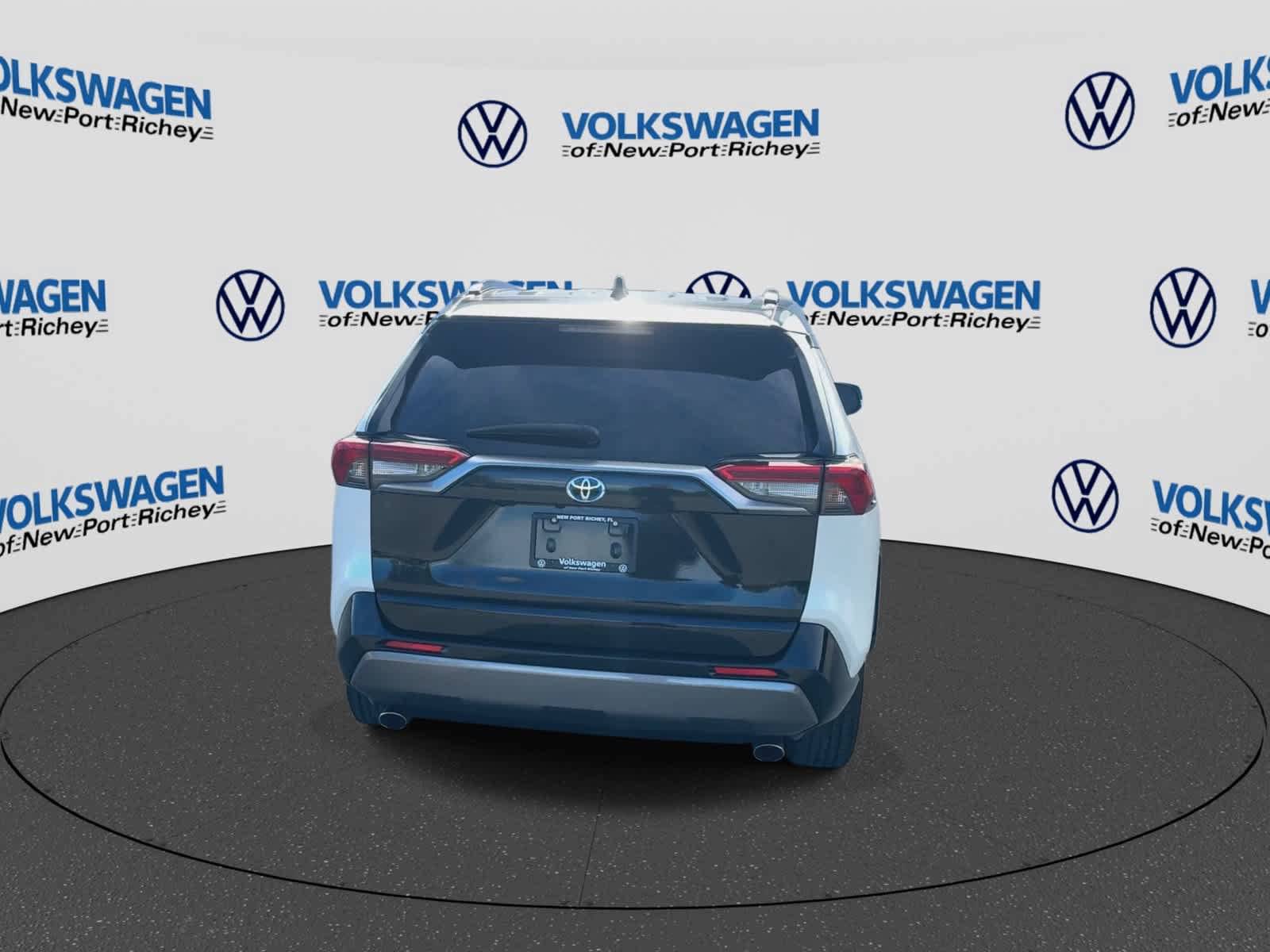 Used 2021 Toyota RAV4 XSE w/ XSE Grade Weather Package AWD/4WD image 9