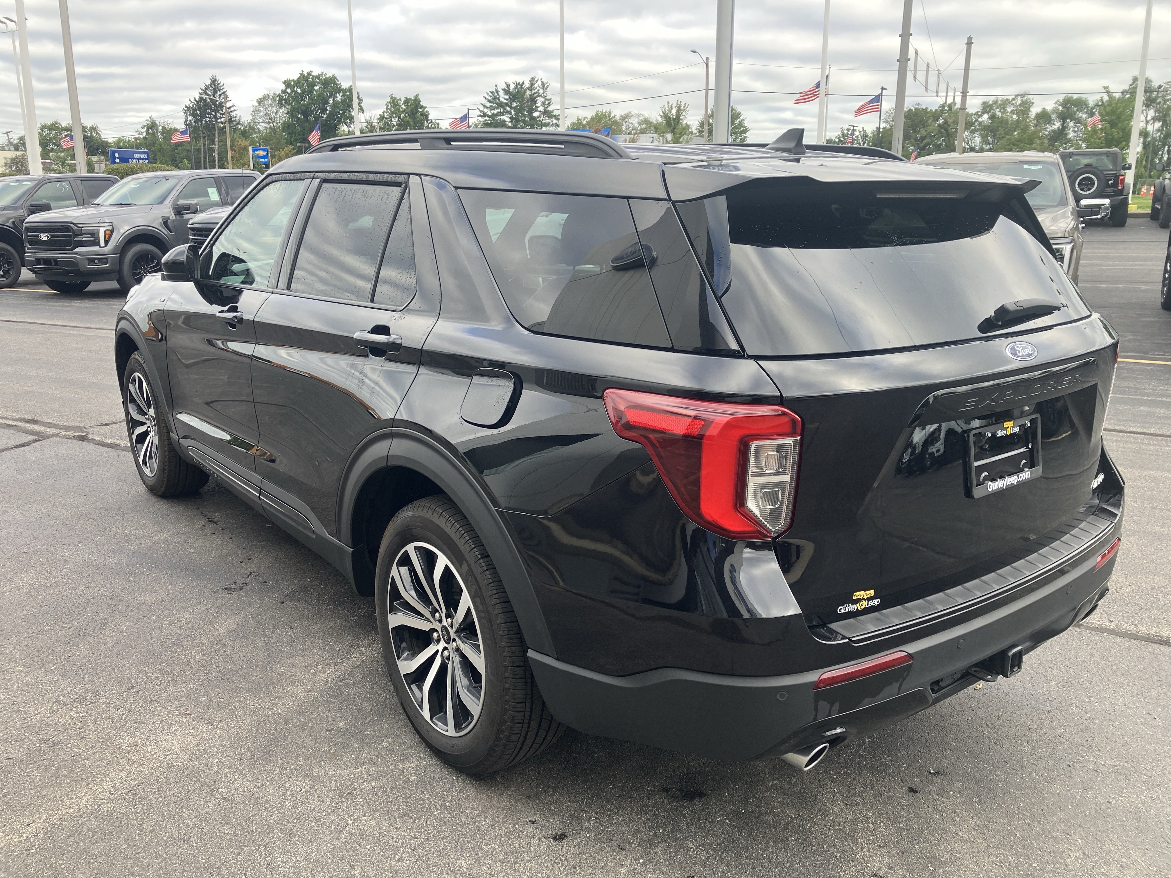 Used 2023 Ford Explorer ST-Line w/ Class IV Trailer Tow Package AWD/4WD image 5