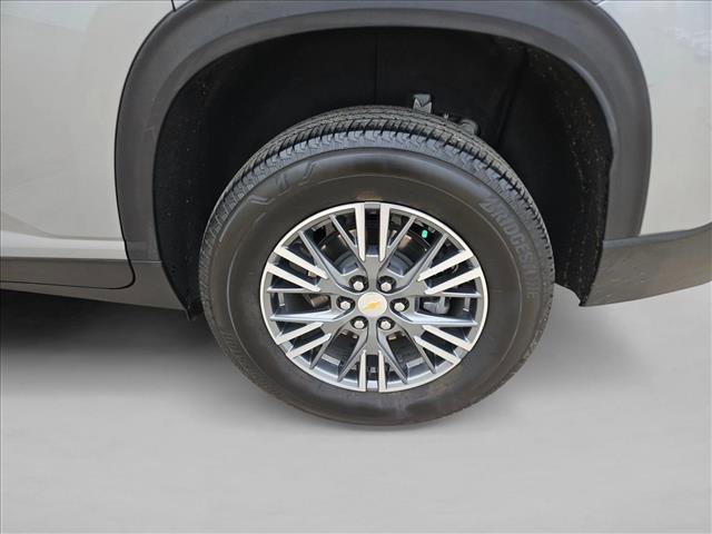 Used 2024 Chevrolet Traverse LT image 9