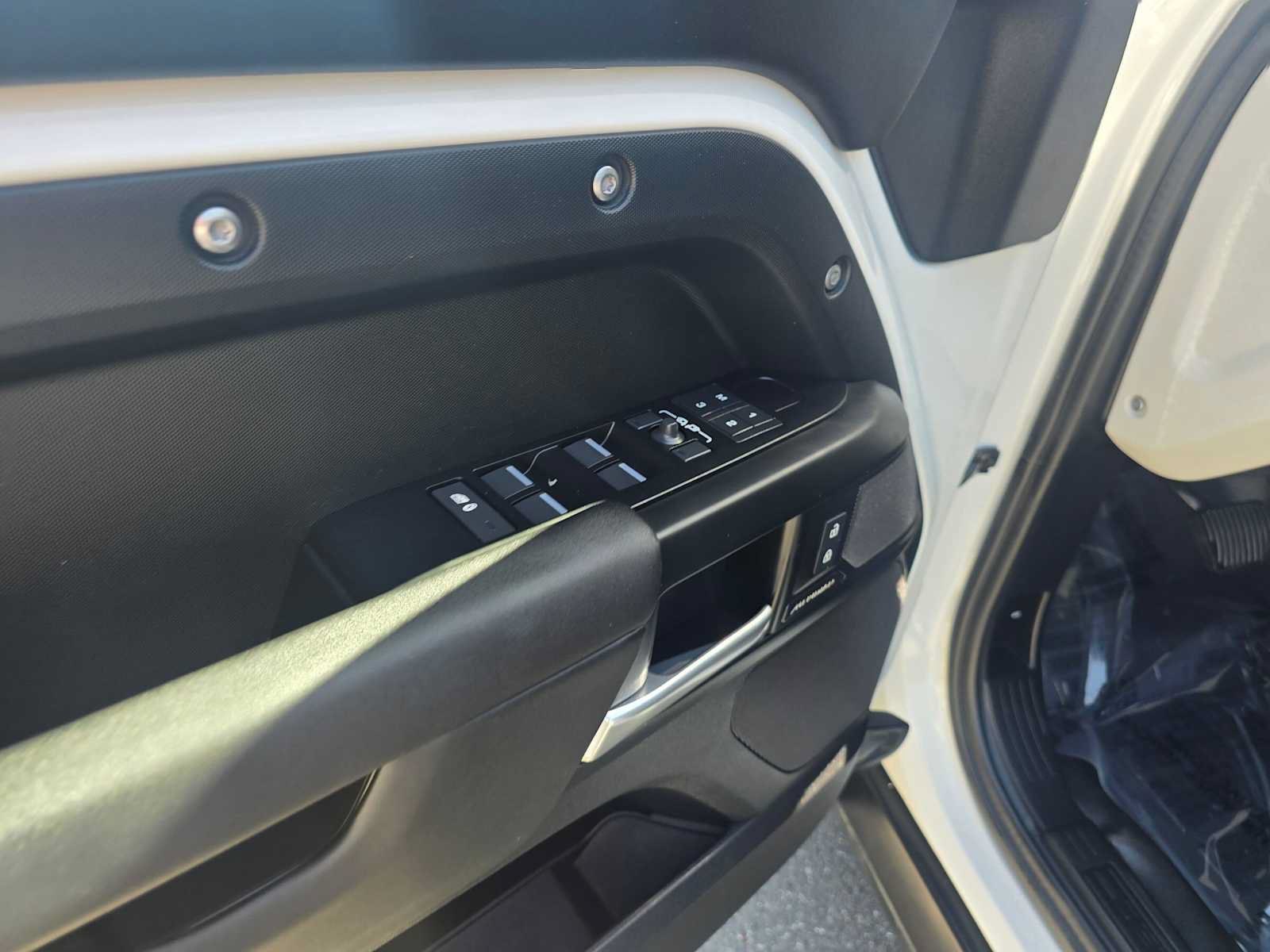 Used 2025 Land Rover Defender 110 S AWD/4WD image 19