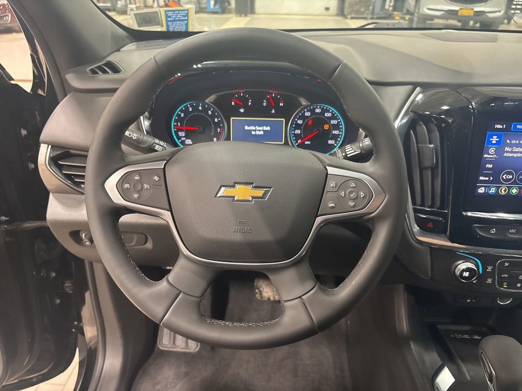 Used 2023 Chevrolet Traverse LT image 11