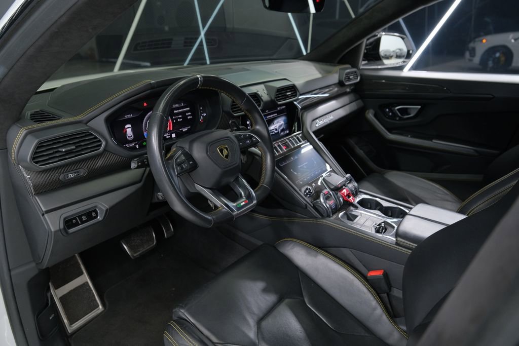Used 2021 Lamborghini Urus image 49