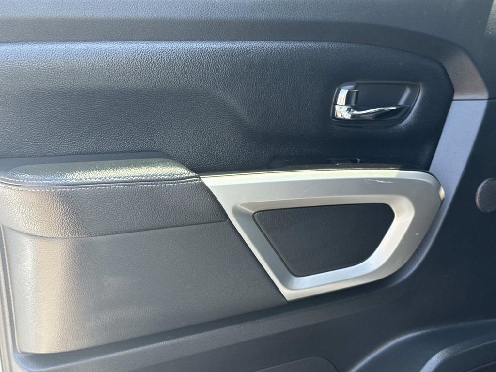 Certified 2020 Nissan Titan SL w/ Moonroof Package image 12
