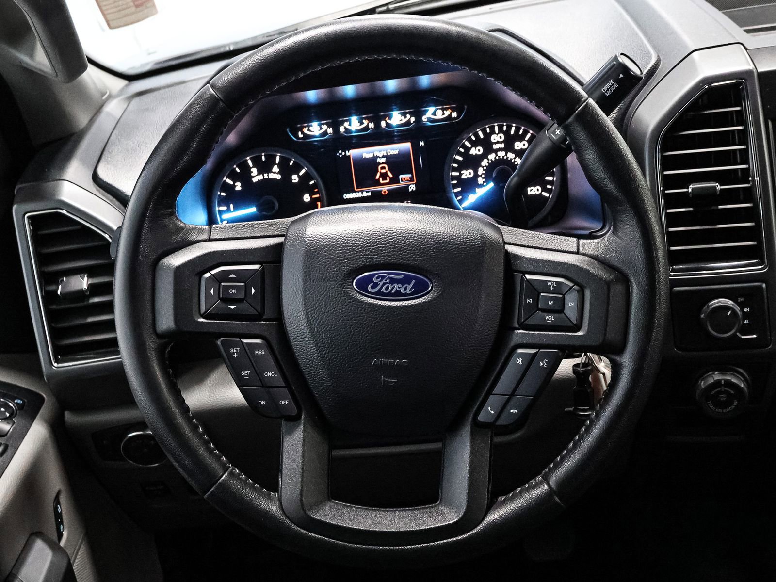 Used 2019 Ford F150 XLT w/ Equipment Group 302A Luxury AWD/4WD image 33