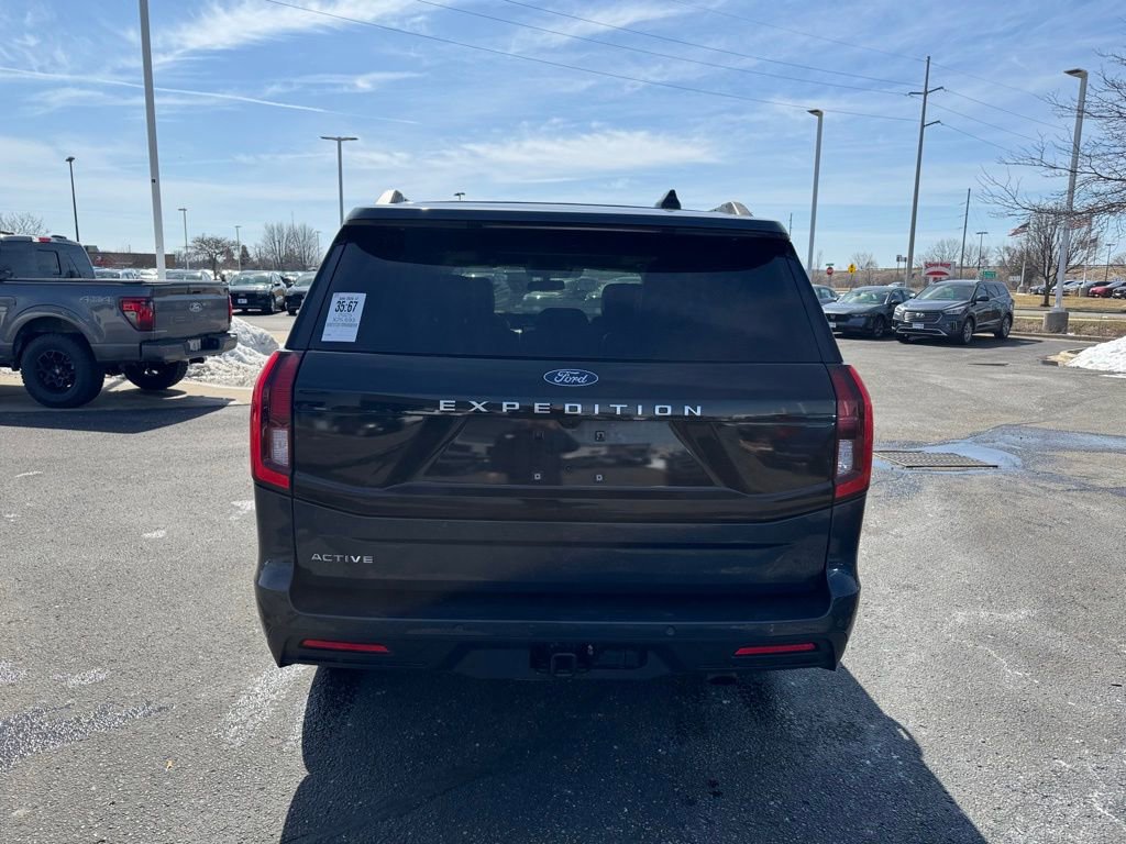 Certified 2025 Ford Expedition Active AWD/4WD image 4
