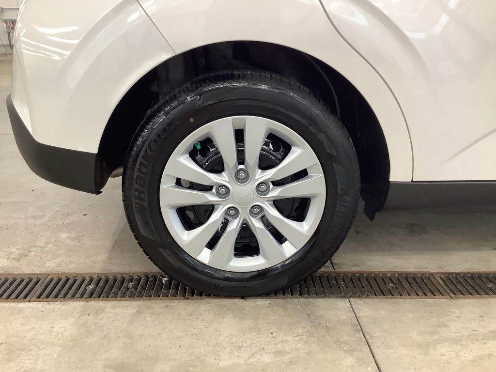 Certified 2025 Kia Soul LX FWD image 9