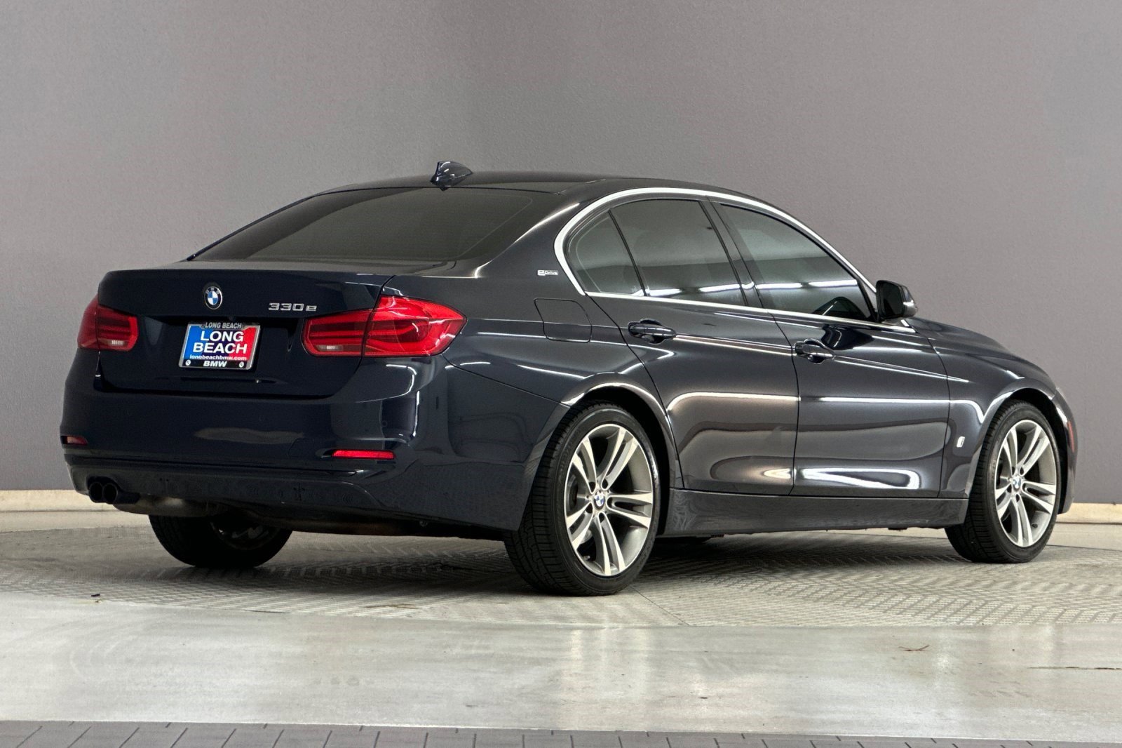 Used 2017 BMW 330e RWD image 8