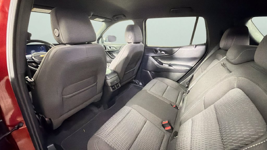Certified 2026 Chevrolet Equinox LT w/ Safety and Technology Package FWD image 29