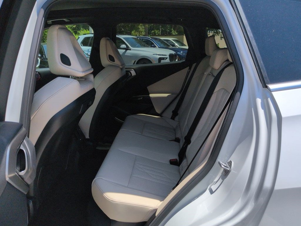 New 2026 BMW X3 xDrive30i w/ Premium Package AWD/4WD image 14