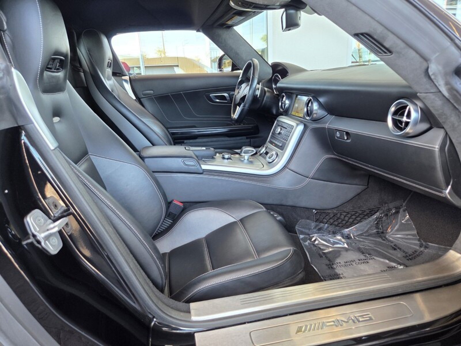 Used 2012 Mercedes-Benz SLS AMG Roadster image 16