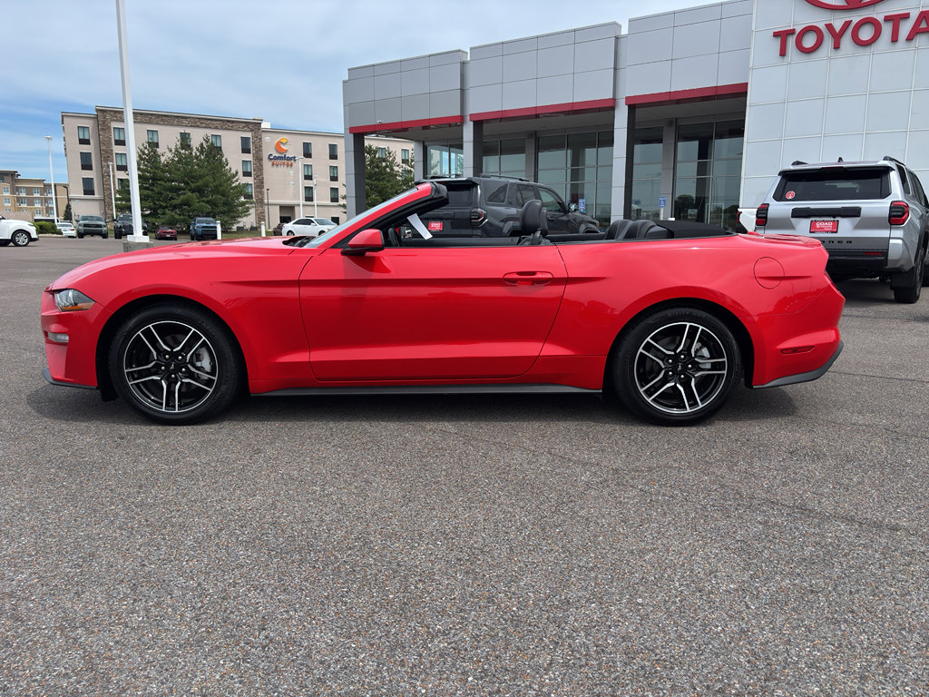 Used 2023 Ford Mustang Premium image 2