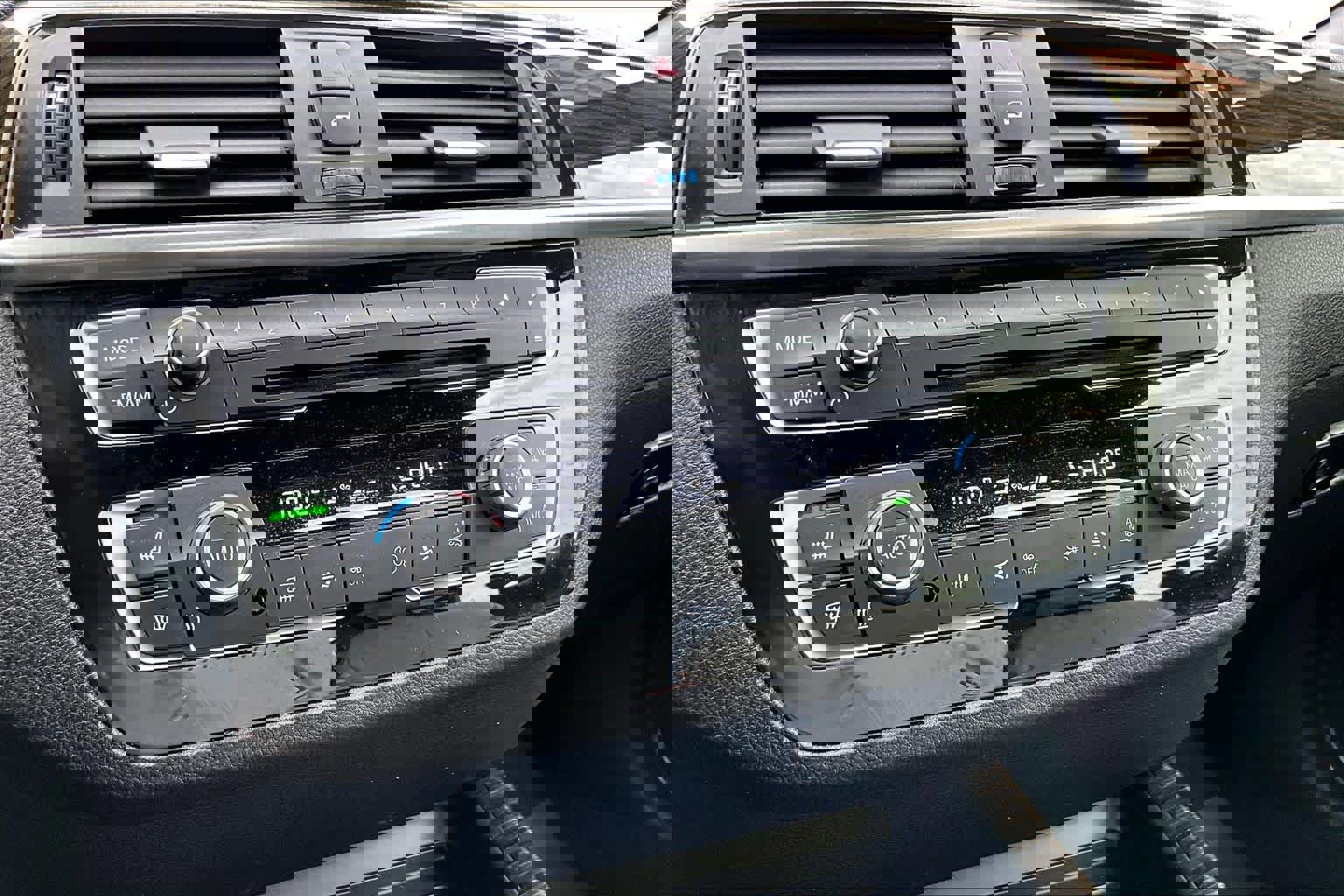 Used 2018 BMW 230i Convertible image 35