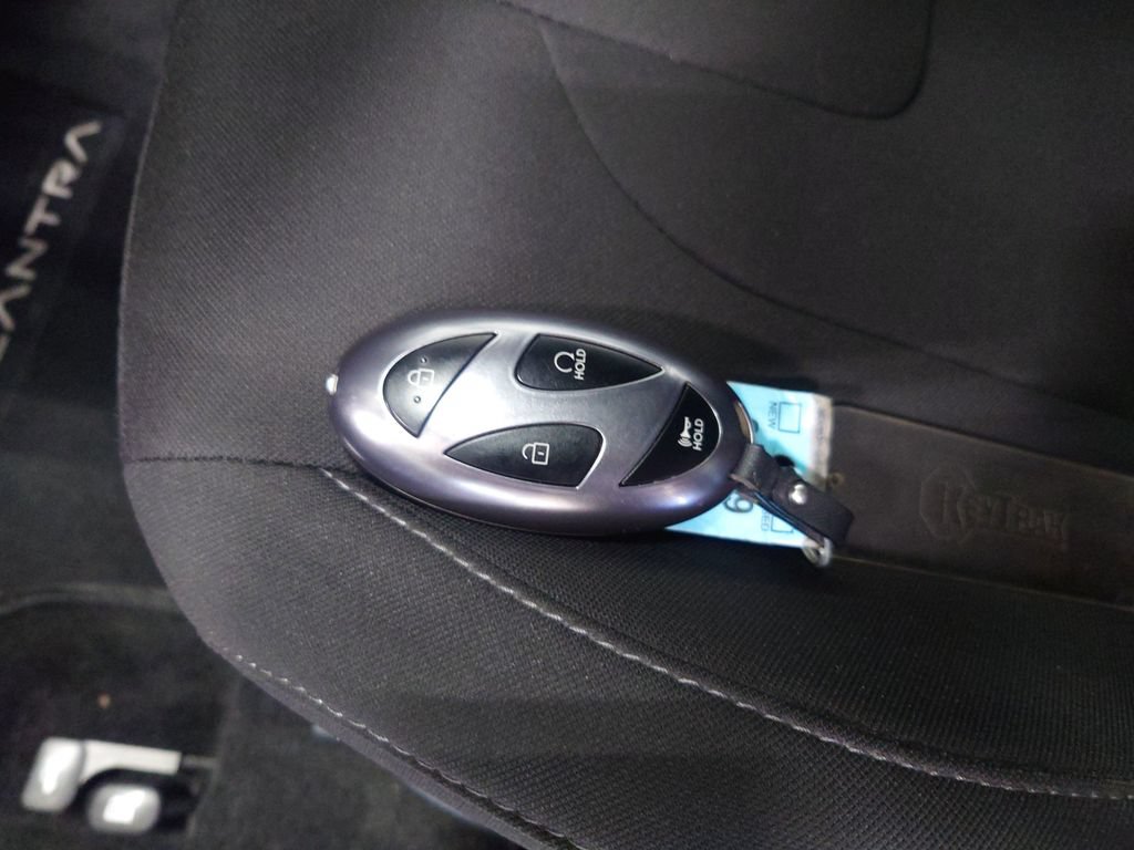 Used 2026 Hyundai Elantra Sport FWD image 29