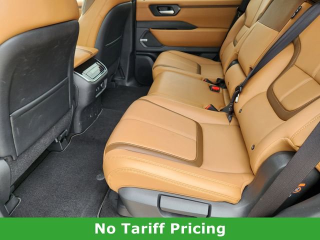 Used 2025 Nissan Armada SL image 23