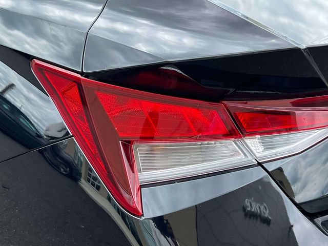 Used 2023 Hyundai Elantra SEL FWD image 11