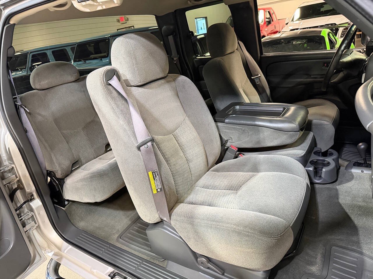Used 2006 Chevrolet Silverado 2500 LT w/ Skid Plate Package AWD/4WD image 19