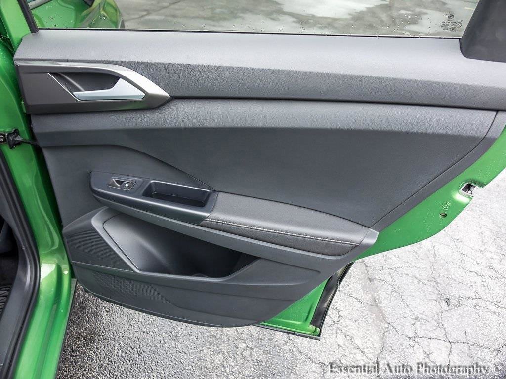 Used 2025 Volkswagen Taos SE image 24