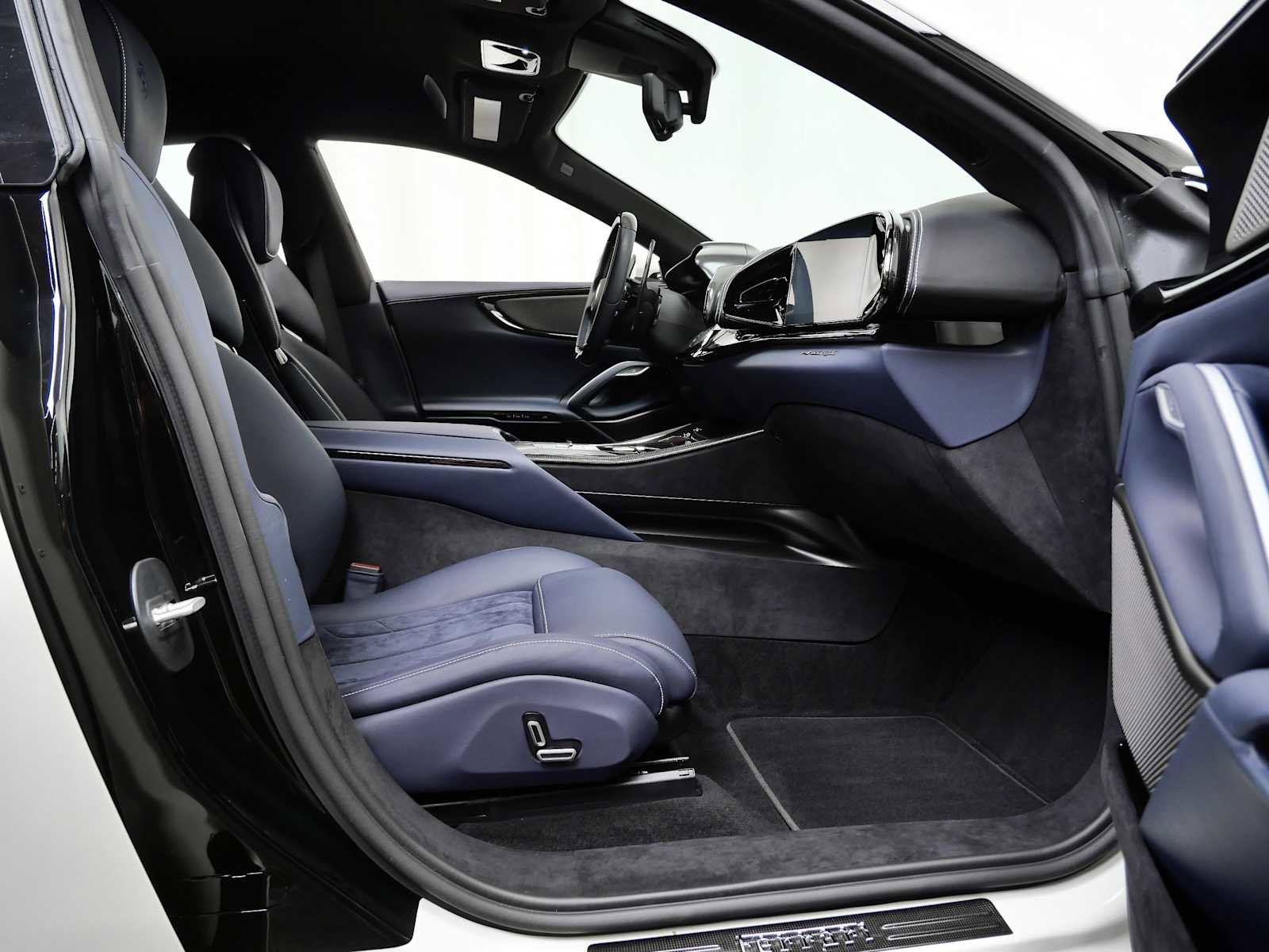 Certified 2024 Ferrari Purosangue image 12