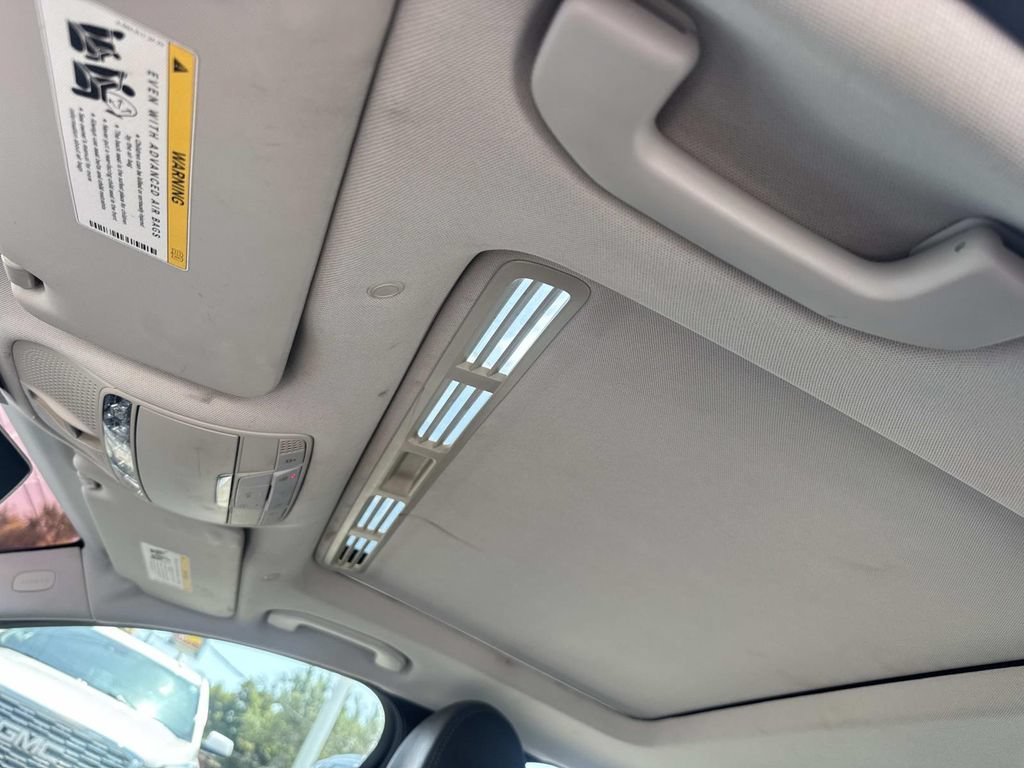 Used 2019 Mercedes-Benz C 300 Sedan image 12
