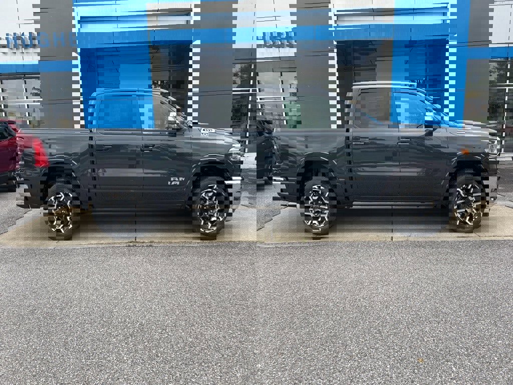 New 2025 RAM 1500 Laramie image 3