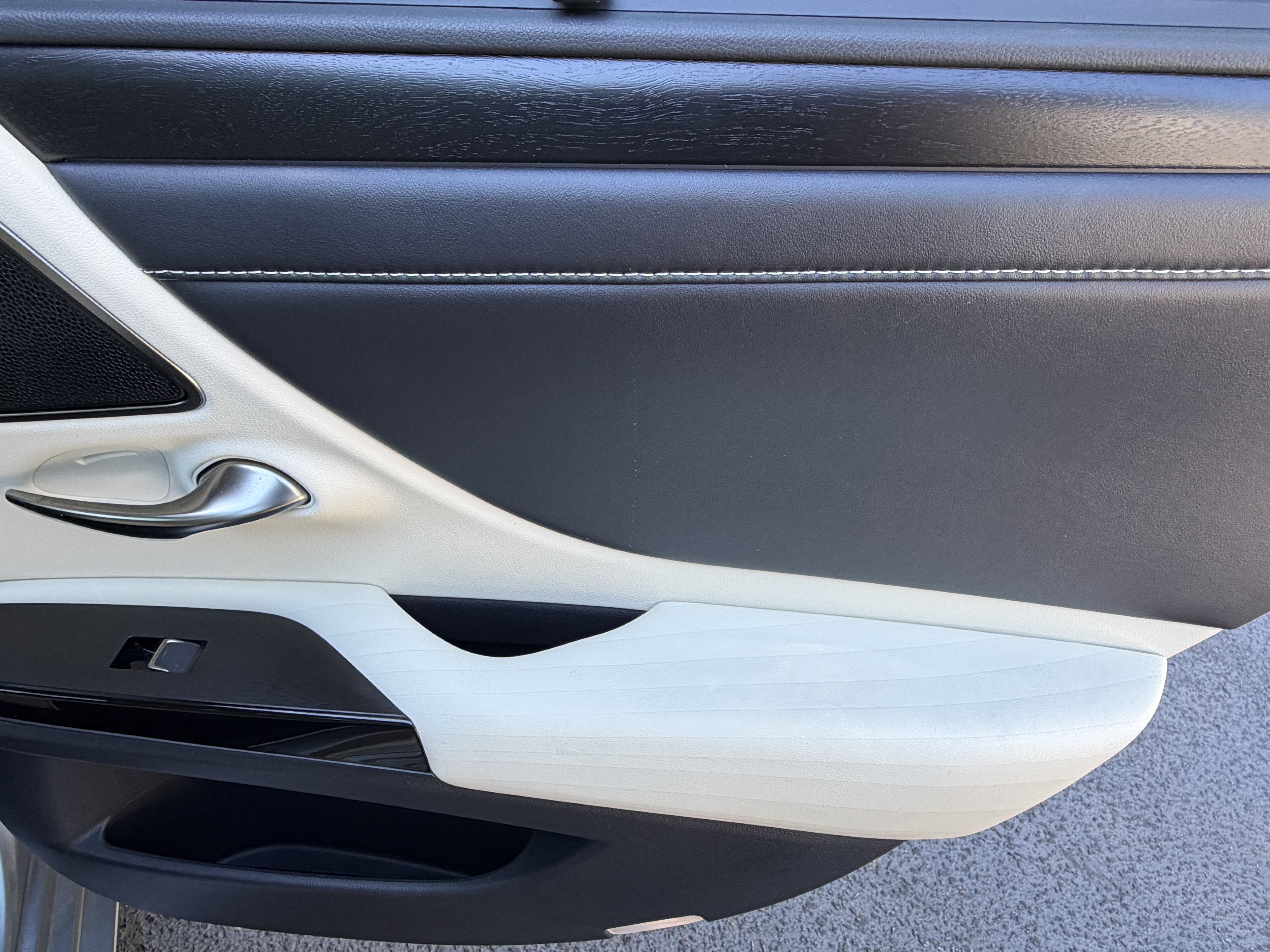 Used 2022 Lexus ES 300h Ultra Luxury FWD image 38
