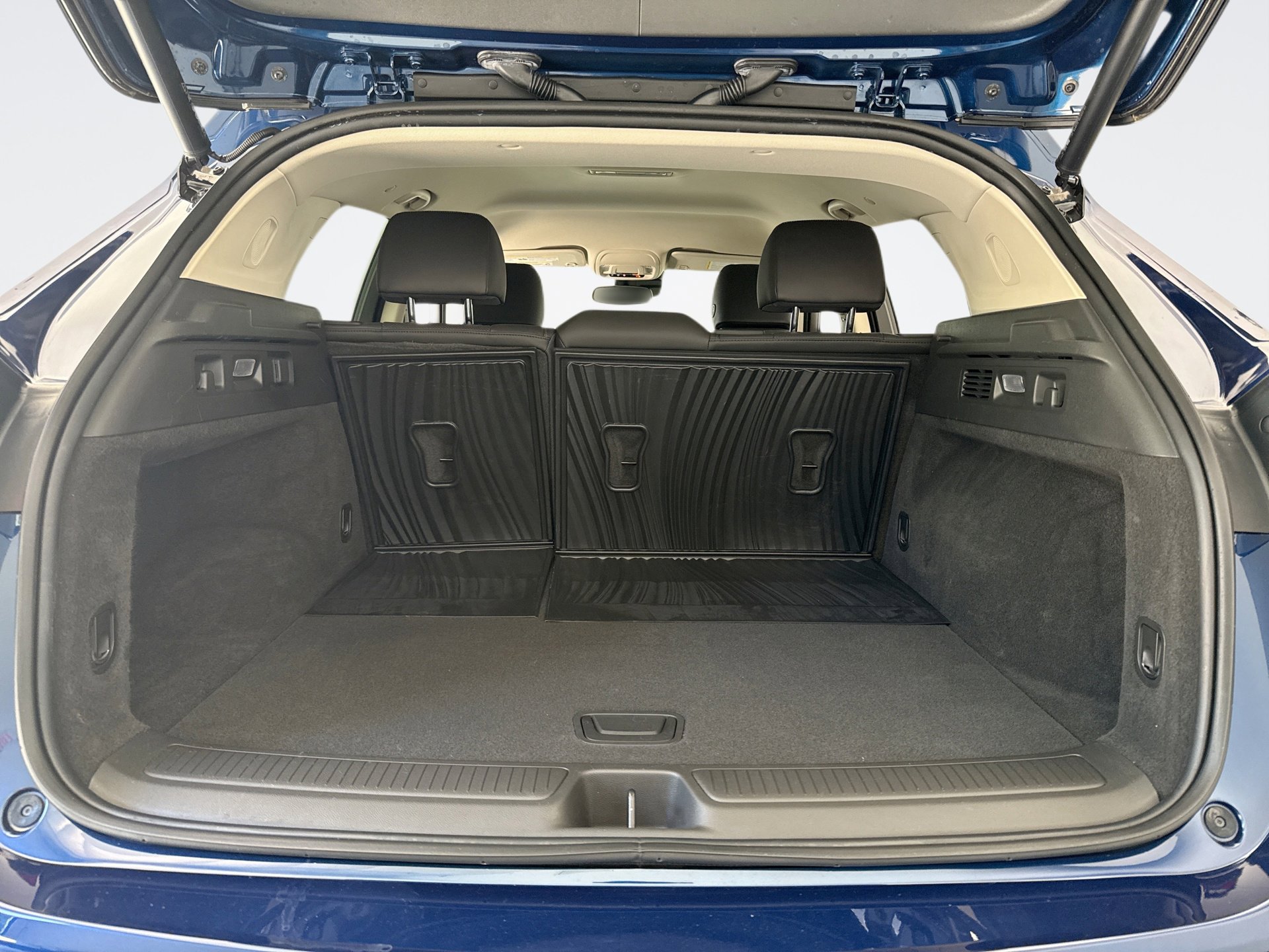 Used 2023 Buick Envision Essence AWD/4WD image 18