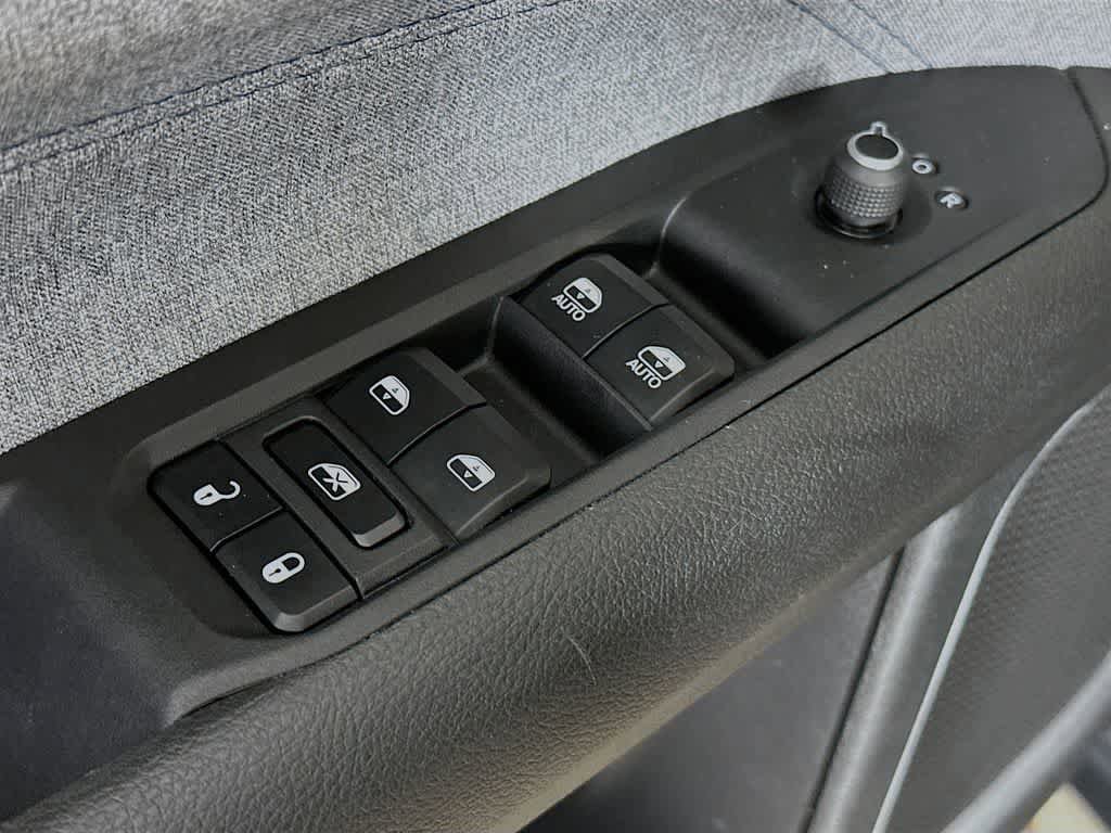 Used 2023 Jeep Compass Latitude AWD/4WD image 28