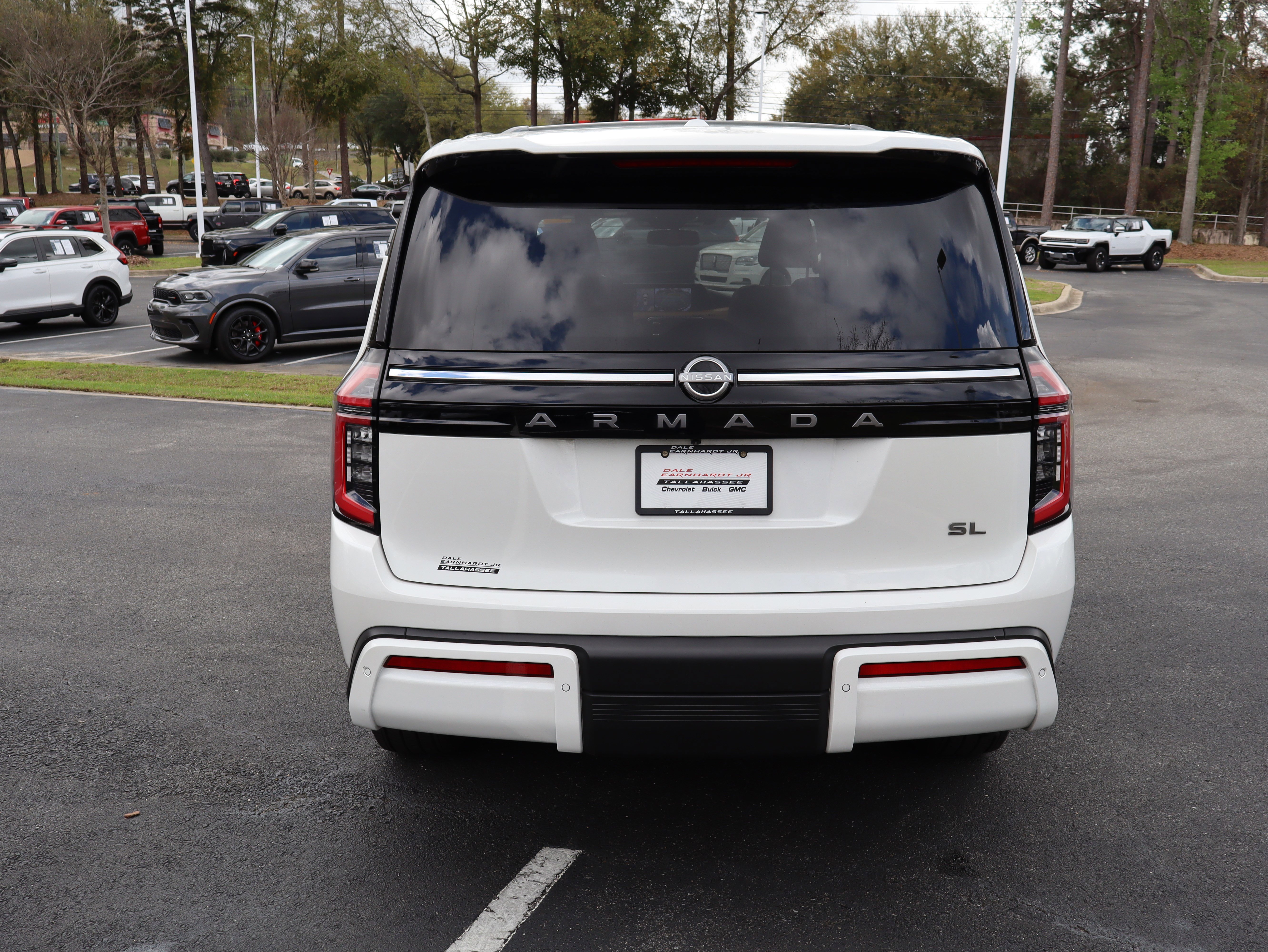 Used 2025 Nissan Armada SL w/ Captain's Chari Seat Package image 8